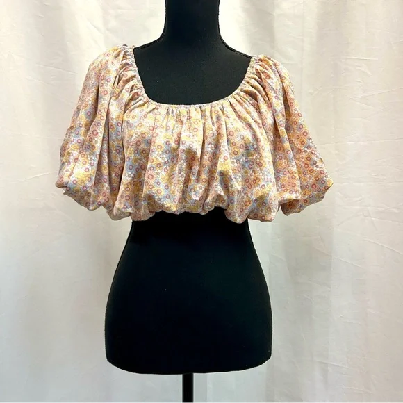 Floral Off-Shoulder Ruffle Top - Picture 4 of 13